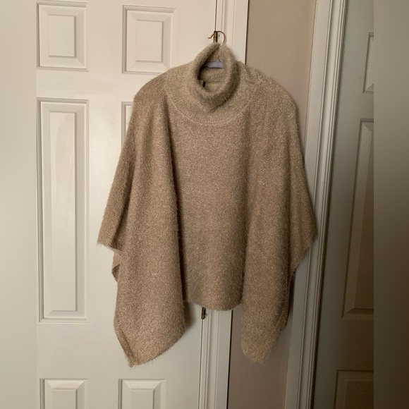 Anthropologie Akemi + Kin Eyelash Poncho Cream and Gold Metallic Turtleneck O/S - Picture 2 of 11